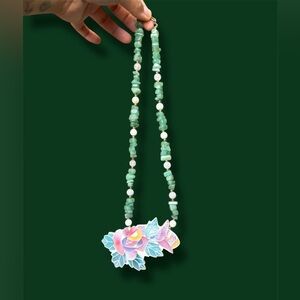 Vintage Shell Inlay Flower Necklace – Aventurine Chips & Mosaic Pendant